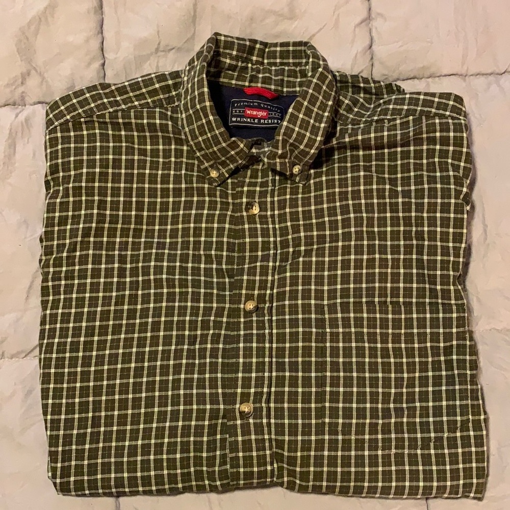 Wrangler Wrinkle Resistant Button Up Shirt